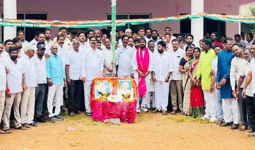 यह दुखद है कि जातिगत भेदभाव और असमानताएं जारी हैं: पूर्व मंत्री Srinivas Goud यह दुखद है कि जातिगत भेदभाव और असमानताएं जारी हैं: पूर्व मंत्री Srinivas Goud