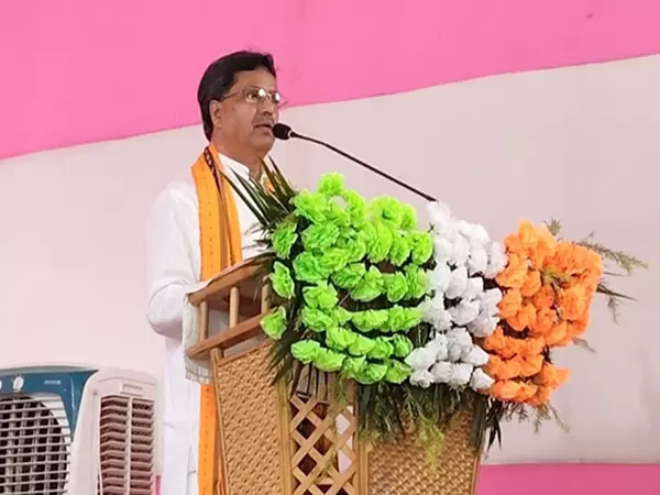 CM ने संघति क्लब में सामाजिक पहल की शुरुआत की, क्लब संस्कृति में सकारात्मक बदलाव की सराहना की CM ने संघति क्लब में सामाजिक पहल की शुरुआत की, क्लब संस्कृति में सकारात्मक बदलाव की सराहना की
