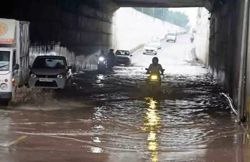Ludhiana में बारिश से जनजीवन अस्त-व्यस्त Ludhiana में बारिश से जनजीवन अस्त-व्यस्त