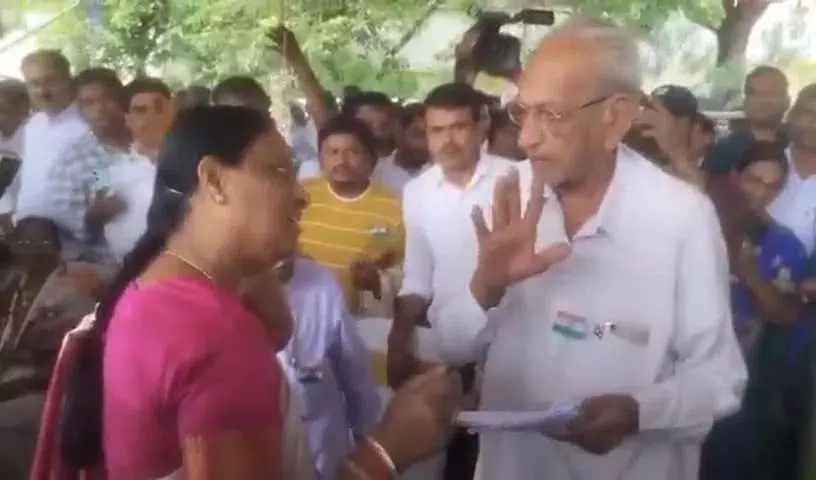Konda Surekha पर स्वतंत्रता सेनानी की गोलीबारी Konda Surekha पर स्वतंत्रता सेनानी की गोलीबारी