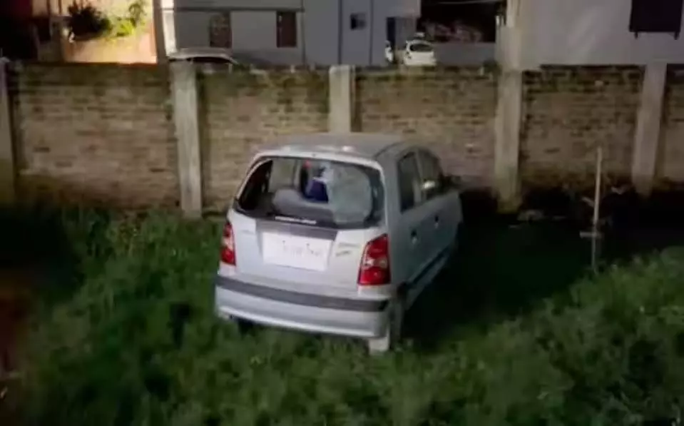 BIG BREAKING: कार से भाई-बहन का शव बरामद, हत्या या हादसा? जांच में जुटी पुलिस BIG BREAKING: कार से भाई-बहन का शव बरामद, हत्या या हादसा? जांच में जुटी पुलिस