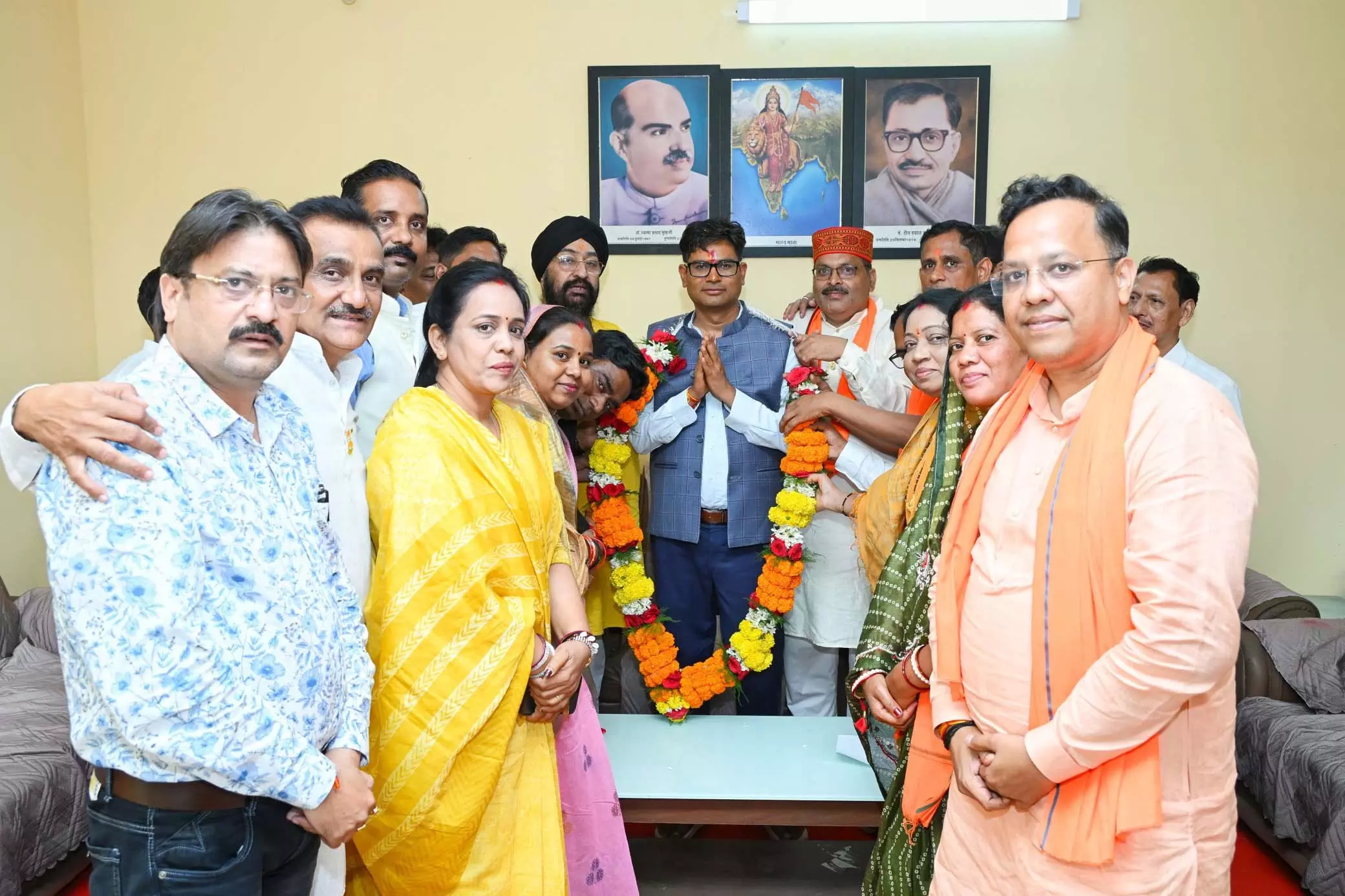 रायगढ़ में वित्तमंत्री ओपी चौधरी ने भाजपा कार्यकारिणी की बैठक ली रायगढ़ में वित्तमंत्री ओपी चौधरी ने भाजपा कार्यकारिणी की बैठक ली