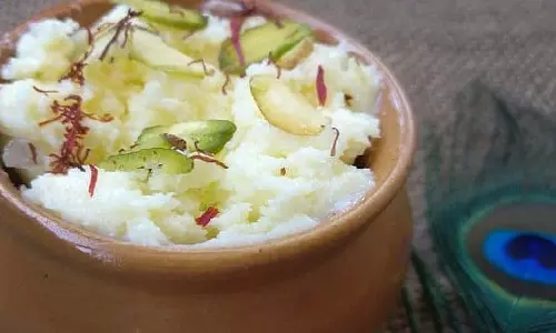Makhan Mishri: जन्माष्टमी पर इस भोग से कान्हा को करें प्रसन्न Makhan Mishri: जन्माष्टमी पर इस भोग से कान्हा को करें प्रसन्न