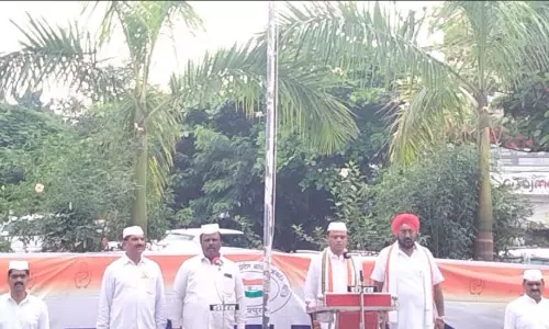 पीसीसी अध्यक्ष दीपक बैज ने राजीव भवन में किया ध्वजारोहण
