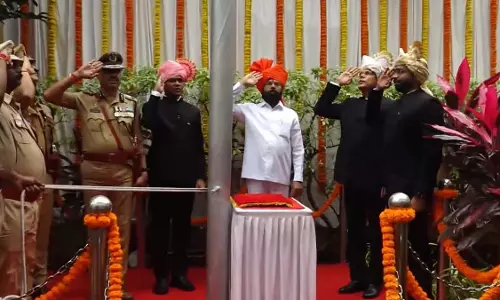 Maharashtra: उपमुख्यमंत्री ने 79वें स्वतंत्रता दिवस पर ठाणे में ध्वजारोहण किया