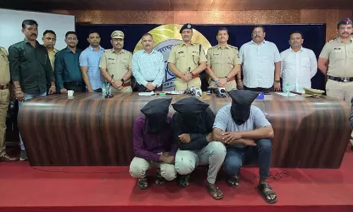 नासिक ग्रामीण पुलिस ने दो मामलों का खुलासा किया: येओला में 4 लाख का गांजा जब्त नासिक ग्रामीण पुलिस ने दो मामलों का खुलासा किया: येओला में 4 लाख का गांजा जब्त