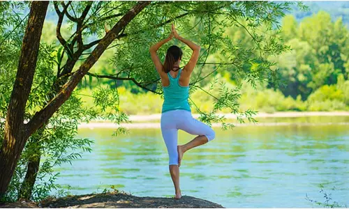 Tadasana Benefits: इन कारणों से रोजाना करना चाहिए ताड़ासन का अभ्यास Tadasana Benefits: इन कारणों से रोजाना करना चाहिए ताड़ासन का अभ्यास