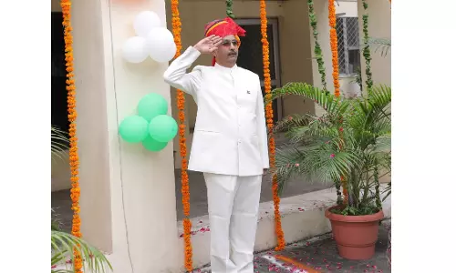 Jaipur: राजफेड में प्रबंध निदेशक ने किया झण्डारोहण