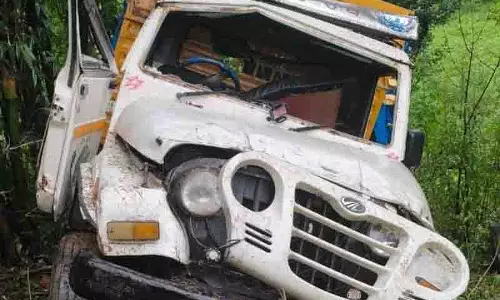 कांगड़ा में चामुंडा देवी मंदिर से लौट रहे Punjab के 4 तीर्थयात्रियों की दुर्घटना में मौत, 25 घायल कांगड़ा में चामुंडा देवी मंदिर से लौट रहे Punjab के 4 तीर्थयात्रियों की दुर्घटना में मौत, 25 घायल