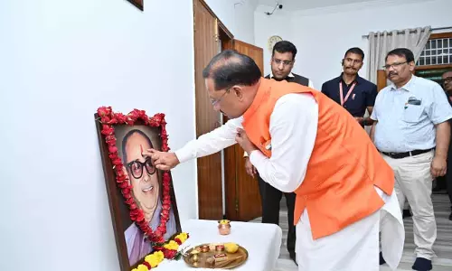 सीएम साय ने कुशाभाऊ ठाकरे की जयंती पर पुष्पांजलि अर्पित की