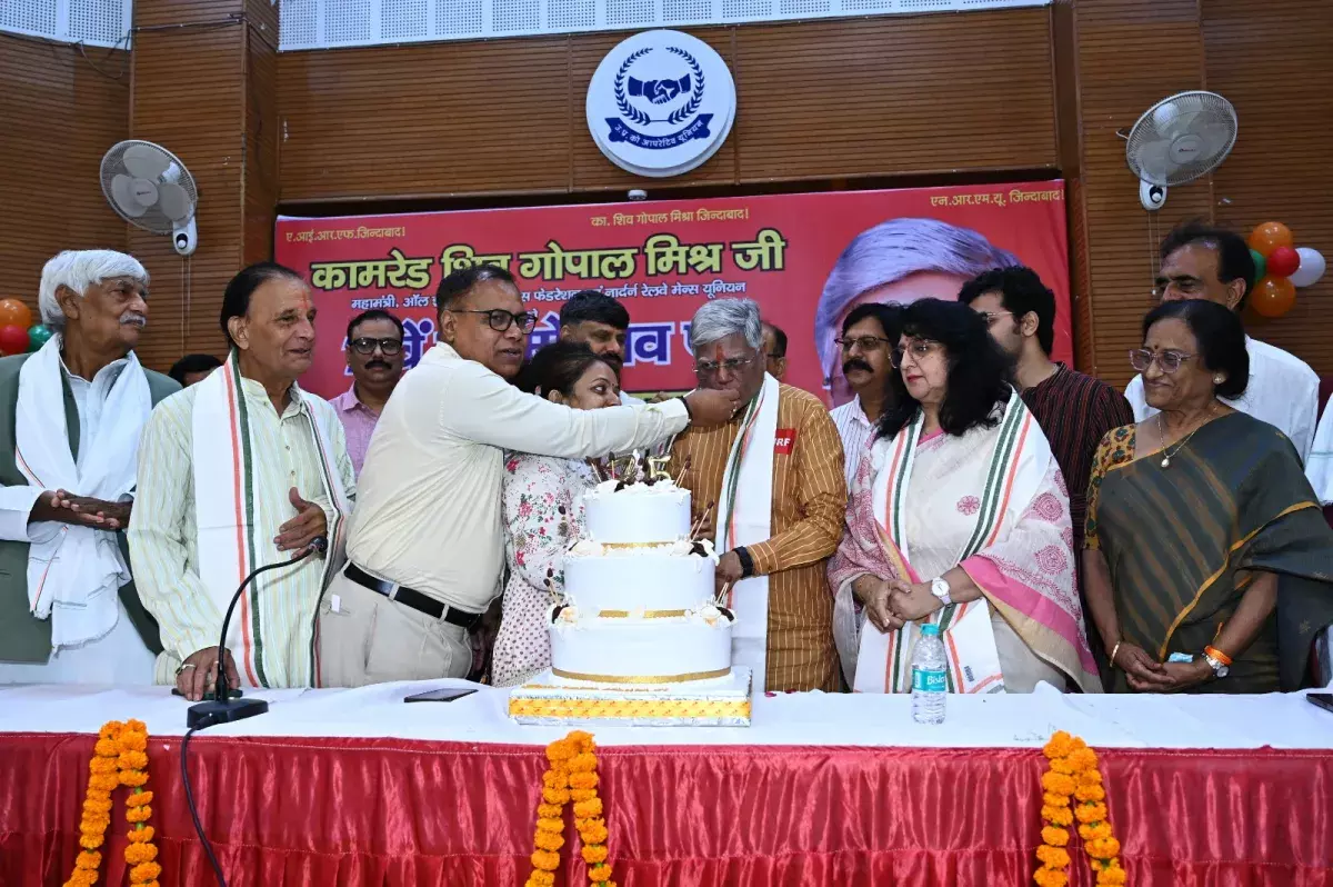 Lucknow: रेलवे चिकित्सालय ने आयोजित किया स्वास्थ्य और सेवा कार्यक्रम