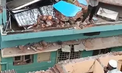 विल्सन गार्डन में रहस्यमय विस्फोट: लड़के की मौत, कई घायल विल्सन गार्डन में रहस्यमय विस्फोट: लड़के की मौत, कई घायल