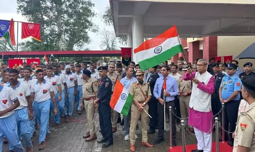 Haryana :  राज्यपाल ने अंबाला शहर में तिरंगा यात्रा को हरी झंडी दिखाई