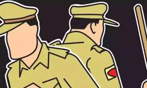 East Singhbhum: पुलिस और स्थानीय लोगों की सतर्कता से प्रेमी युगल की जान बची East Singhbhum: पुलिस और स्थानीय लोगों की सतर्कता से प्रेमी युगल की जान बची