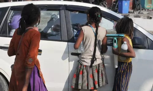 Haryana : बच्चों से भीख मांगने के रैकेट को खत्म करने के लिए Haryana : बच्चों से भीख मांगने के रैकेट को खत्म करने के लिए