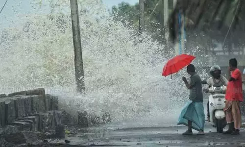 Kerala में आज बारिश और तेज़ हवाएँ चलने की संभावना; चार ज़िले अलर्ट पर Kerala में आज बारिश और तेज़ हवाएँ चलने की संभावना; चार ज़िले अलर्ट पर