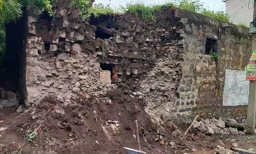 Afzalpur : बारिश से 50 घर क्षतिग्रस्त Afzalpur : बारिश से 50 घर क्षतिग्रस्त