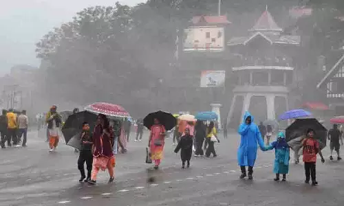 Shimla में भारी बारिश, भूस्खलन की आशंका Shimla में भारी बारिश, भूस्खलन की आशंका