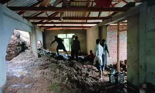 Sirmaur में भारी बारिश से भूस्खलन, जनजीवन अस्त-व्यस्त