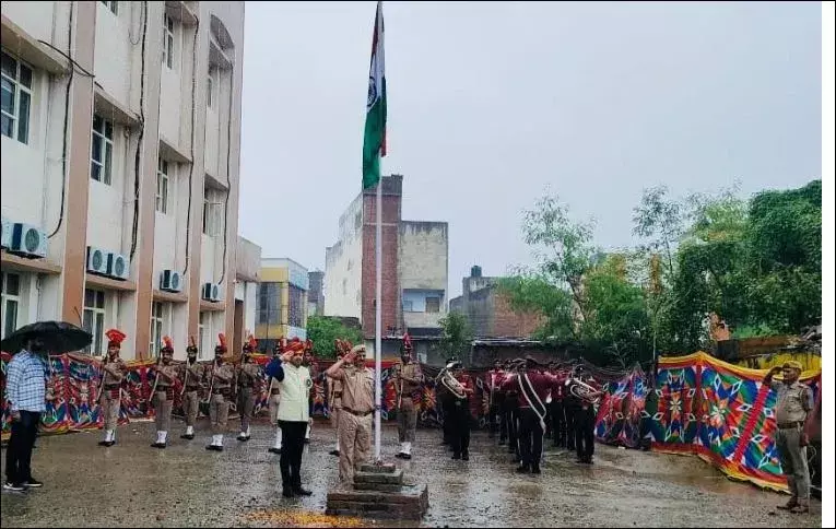Kathua: 79वें स्वतंत्रता दिवस पर कठुआ जिला न्यायालय में रंगारंग कार्यक्रम Kathua: 79वें स्वतंत्रता दिवस पर कठुआ जिला न्यायालय में रंगारंग कार्यक्रम