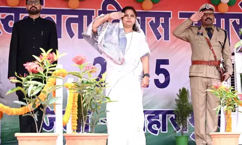 महासमुंद में सांसद रूपकुमारी चौधरी ने किया ध्वजारोहण