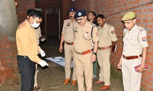 डबल मर्डर: मां-बेटी का कत्ल, चाकू से वार, पुलिस महकमे में हड़कंप डबल मर्डर: मां-बेटी का कत्ल, चाकू से वार, पुलिस महकमे में हड़कंप