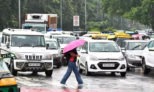 Chandigarh: बारिश से बढ़ी मुसीबत, पारा गिरा Chandigarh: बारिश से बढ़ी मुसीबत, पारा गिरा