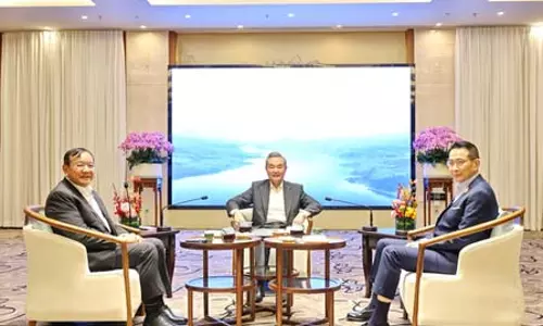 चीन, कंबोडिया और थाईलैंड के विदेश मंत्रियों ने आननिंग में चाय पी चीन, कंबोडिया और थाईलैंड के विदेश मंत्रियों ने आननिंग में चाय पी
