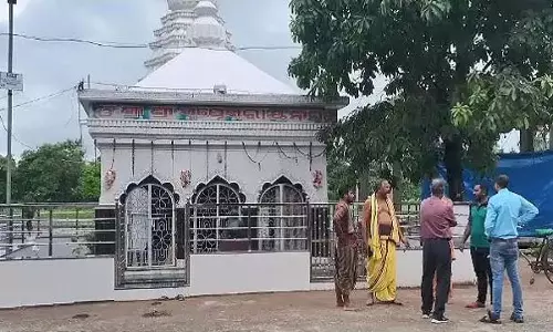 Mayurbhanj : बदमाशों ने मंदिर से भगवान की सोने की आंख चुरा ली Mayurbhanj : बदमाशों ने मंदिर से भगवान की सोने की आंख चुरा ली