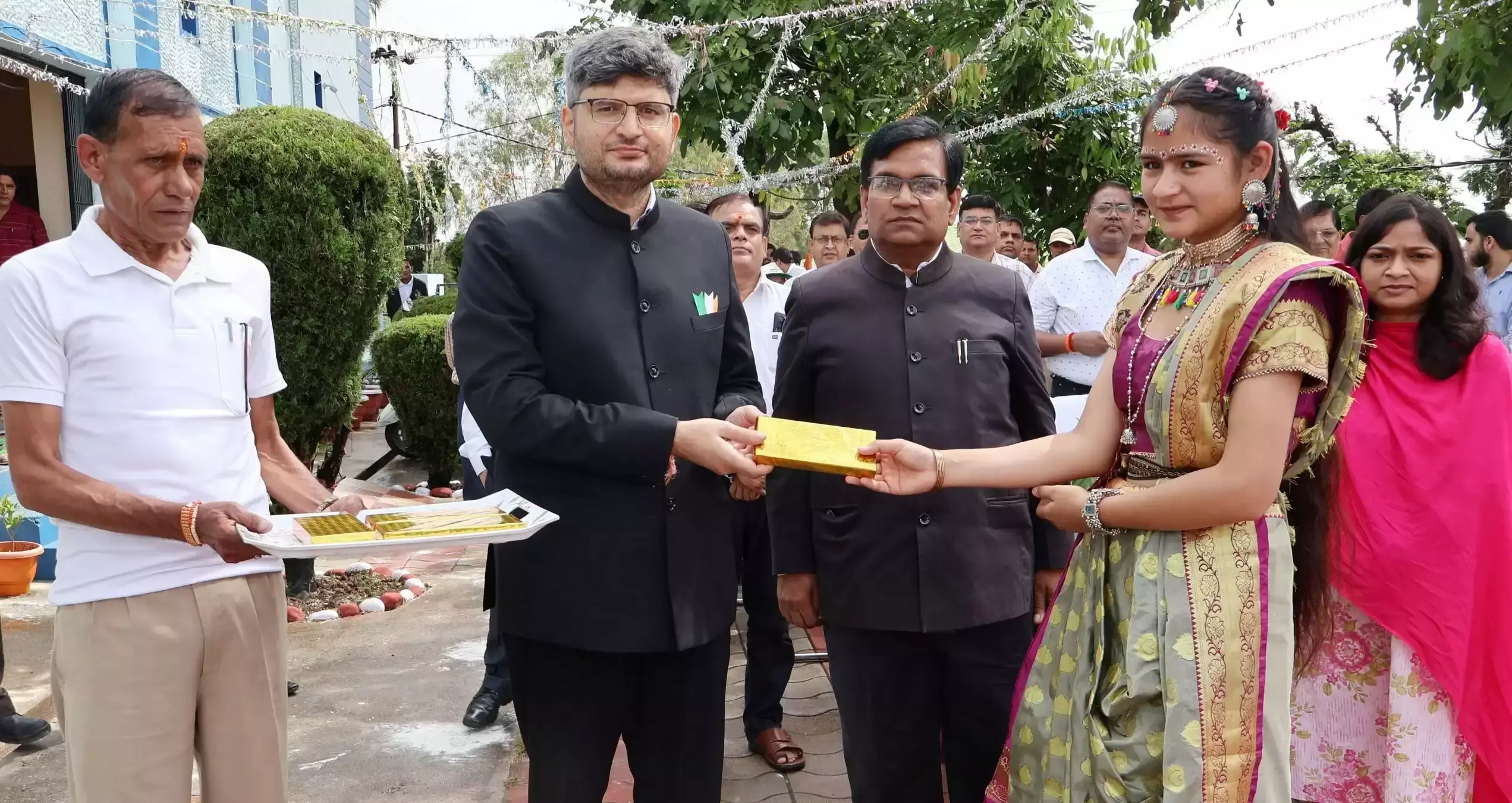 Gopeshwar: सीमांत गांवों और शहरों में एक साथ गूंजी देशभक्ति की गूंज Gopeshwar: सीमांत गांवों और शहरों में एक साथ गूंजी देशभक्ति की गूंज