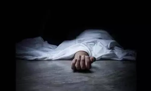 Hooghly : नर्सिंग होम में 24 वर्षीय नर्स की संदिग्ध मौत, दो गिरफ्तार Hooghly : नर्सिंग होम में 24 वर्षीय नर्स की संदिग्ध मौत, दो गिरफ्तार