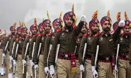 Kerala मुख्यमंत्री पदक 11 पुलिसकर्मियों को राष्ट्रपति पुलिस पदक के लिए चुना गया Kerala मुख्यमंत्री पदक 11 पुलिसकर्मियों को राष्ट्रपति पुलिस पदक के लिए चुना गया