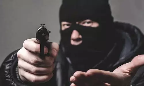 MP : छतरपुर में दिनदहाड़े 60 लाख की नकदी लूटी, पुलिस जांच में जुटी MP : छतरपुर में दिनदहाड़े 60 लाख की नकदी लूटी, पुलिस जांच में जुटी