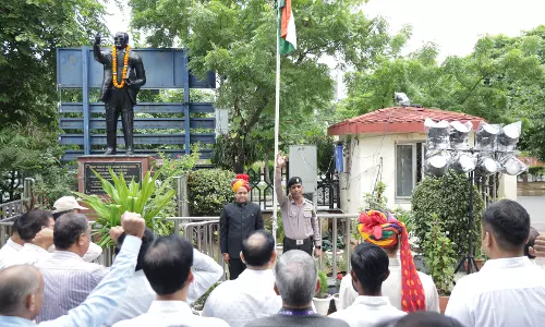 Jaipur: आशीष मोदी ने अंबेडकर भवन में किया ध्वजारोहण Jaipur: आशीष मोदी ने अंबेडकर भवन में किया ध्वजारोहण