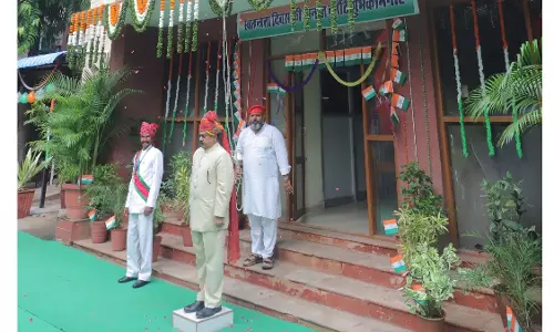 Jaipur: राजस्व मंडल में अध्यक्ष हेमंत कुमार गेरा ने राष्ट्रीय ध्वज फहराया