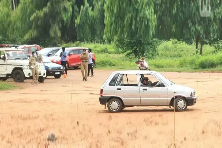 Kerala  के ड्राइविंग स्कूलों पर लाइसेंस परीक्षण के लिए अवैध ग्राउंड रेंट वसूलने का आरोप
