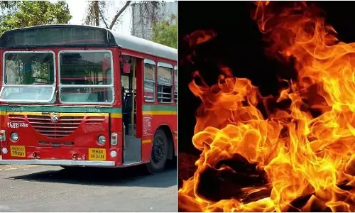 Mumbai : बेस्ट बस आग से बची, कोई हताहत नहीं Mumbai : बेस्ट बस आग से बची, कोई हताहत नहीं