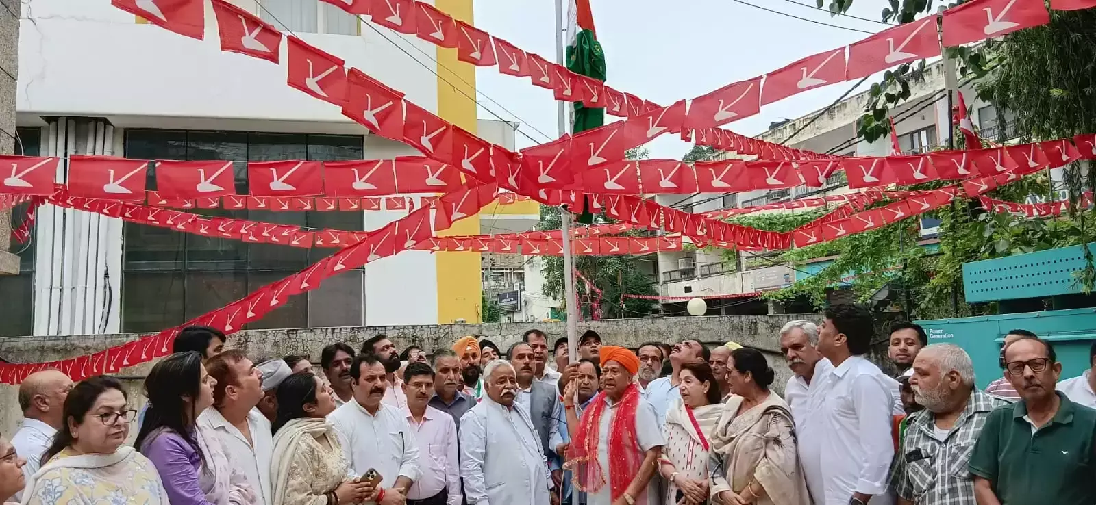 Jammu: एकता और उत्साह के साथ एनसी ने मनाया स्वतंत्रता दिवस