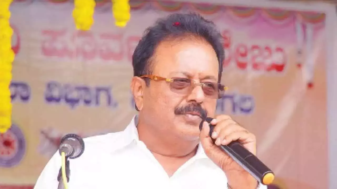 Karnataka: कृषि मंत्री ने विधानसभा में यूरिया की कमी के बारे में बताया Karnataka: कृषि मंत्री ने विधानसभा में यूरिया की कमी के बारे में बताया