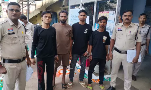 रायपुर का सबसे बड़ा ड्रग तस्कर चंदन सोनकर गिरफ़्तार, मामूली प्रतिबंधात्मक धाराओं में मामला दर्ज रायपुर का सबसे बड़ा ड्रग तस्कर चंदन सोनकर गिरफ़्तार, मामूली प्रतिबंधात्मक धाराओं में मामला दर्ज