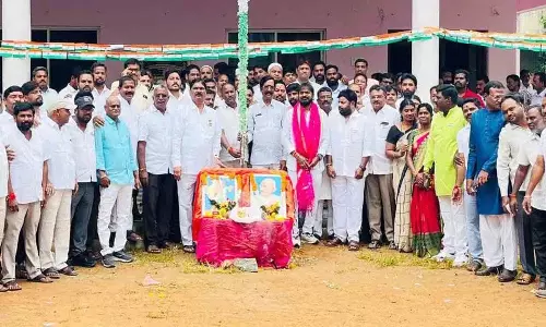 यह दुखद है कि जातिगत भेदभाव और असमानताएं जारी हैं: पूर्व मंत्री Srinivas Goud यह दुखद है कि जातिगत भेदभाव और असमानताएं जारी हैं: पूर्व मंत्री Srinivas Goud