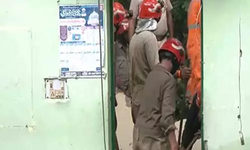 Delhi: हुमायूं के मकबरे के पास दरगाह शरीफ पट्टे शाह की छत गिरने से 5 की मौत, 11 को बचाया गया Delhi: हुमायूं के मकबरे के पास दरगाह शरीफ पट्टे शाह की छत गिरने से 5 की मौत, 11 को बचाया गया