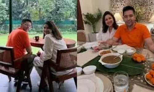 आज़ादी के जश्न में Parineeti और Raghav की जोड़ी ने बढ़ाया रंग आज़ादी के जश्न में Parineeti और Raghav की जोड़ी ने बढ़ाया रंग