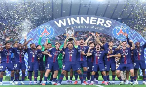PSG ने नाटकीय वापसी करते हुए स्पर्स पर सुपर कप जीत हासिल की PSG ने नाटकीय वापसी करते हुए स्पर्स पर सुपर कप जीत हासिल की