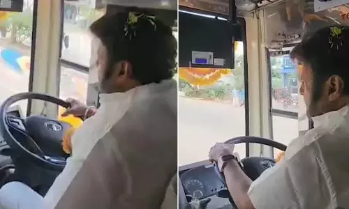 Nandamuri Balakrishna ड्राइवर बने और आरटीसी बस चलाई