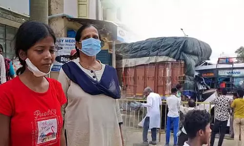 Burdwan में एक दुर्घटना में अपने पिता और दादा को खोने के बाद सोनम व्याकुल Burdwan में एक दुर्घटना में अपने पिता और दादा को खोने के बाद सोनम व्याकुल