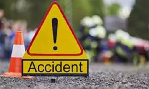 Mahbubnagar में ट्रैवल बस और लॉरी की टक्कर में चार लोगों की मौत, 10 घायल