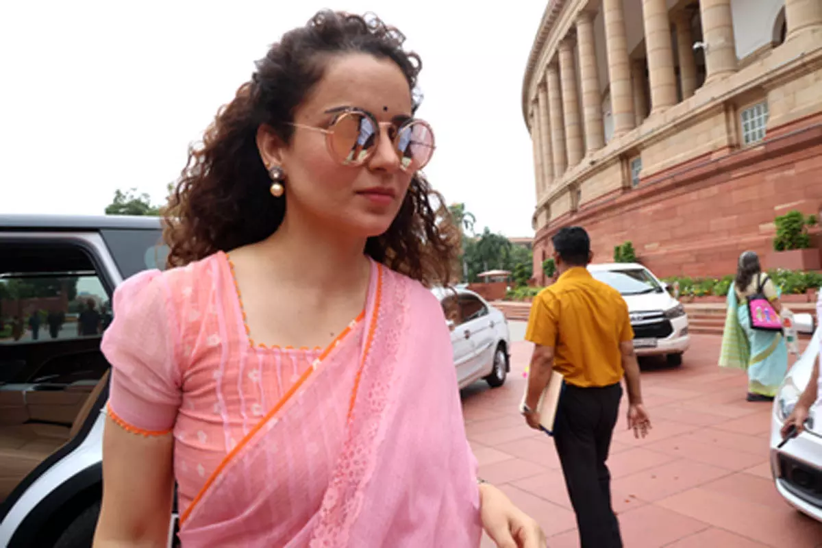 झांसी की रानी का किरदार निभाकर मुझे एक नया जन्म मिला : कंगना रनौत झांसी की रानी का किरदार निभाकर मुझे एक नया जन्म मिला : कंगना रनौत