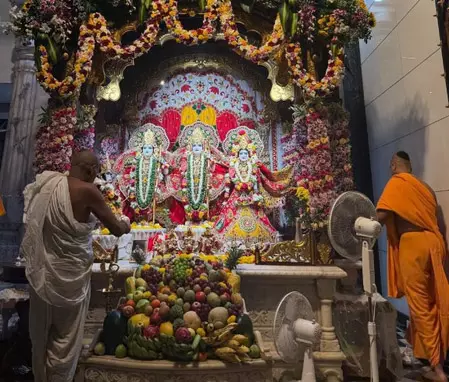 जन्माष्टमी के पावन अवसर पर दिव्य अनुभव के साथ कृष्ण भक्ति में लीन नजर आए मनीष मल्होत्रा जन्माष्टमी के पावन अवसर पर दिव्य अनुभव के साथ कृष्ण भक्ति में लीन नजर आए मनीष मल्होत्रा