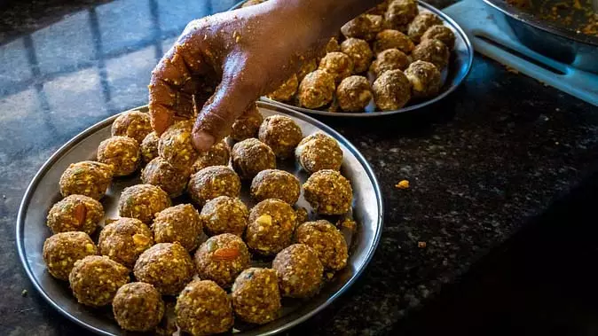 Janmashtami Special: जन्माष्टमी के मौके पर मखाने से बनाएं स्वादिष्ट मिठाई Janmashtami Special: जन्माष्टमी के मौके पर मखाने से बनाएं स्वादिष्ट मिठाई